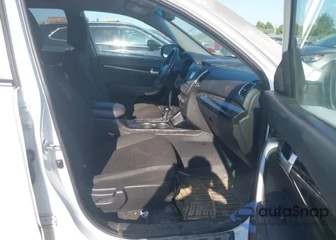 2015 Kia Sorento Lx V6 z USA, uszkodzony, nr VIN 5XYKTDA71FG553410